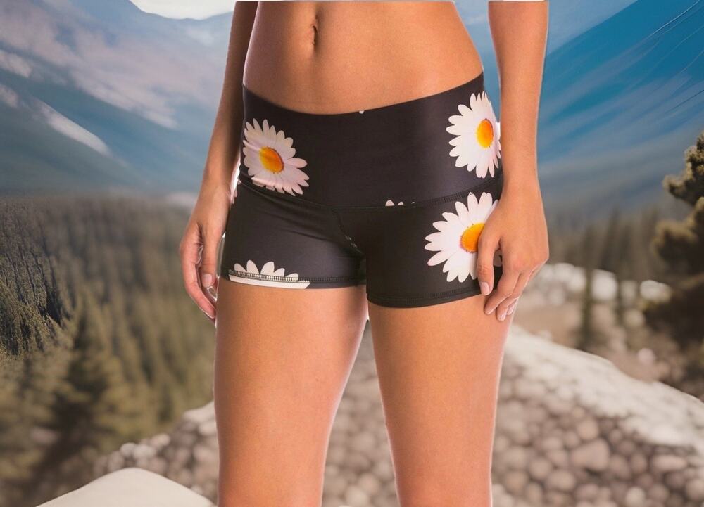 Teeki Shorts Daisy XS Yoga Pilates Anti Microbial Boho Festival Floral Hippie